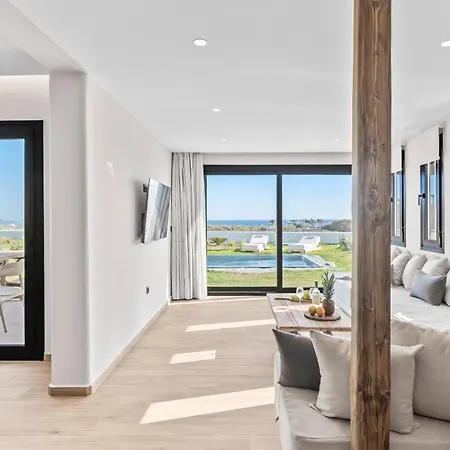 Вилла Naxian Spirit Luxury Plaka