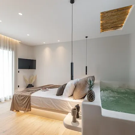 Naxian Spirit Luxury Plaka